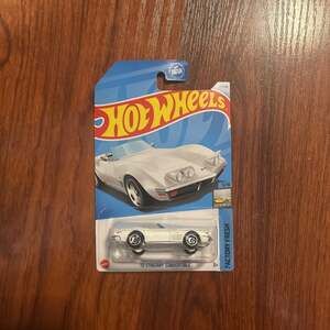Hot Wheels '72 Stingray Convertible - Factory Fresh